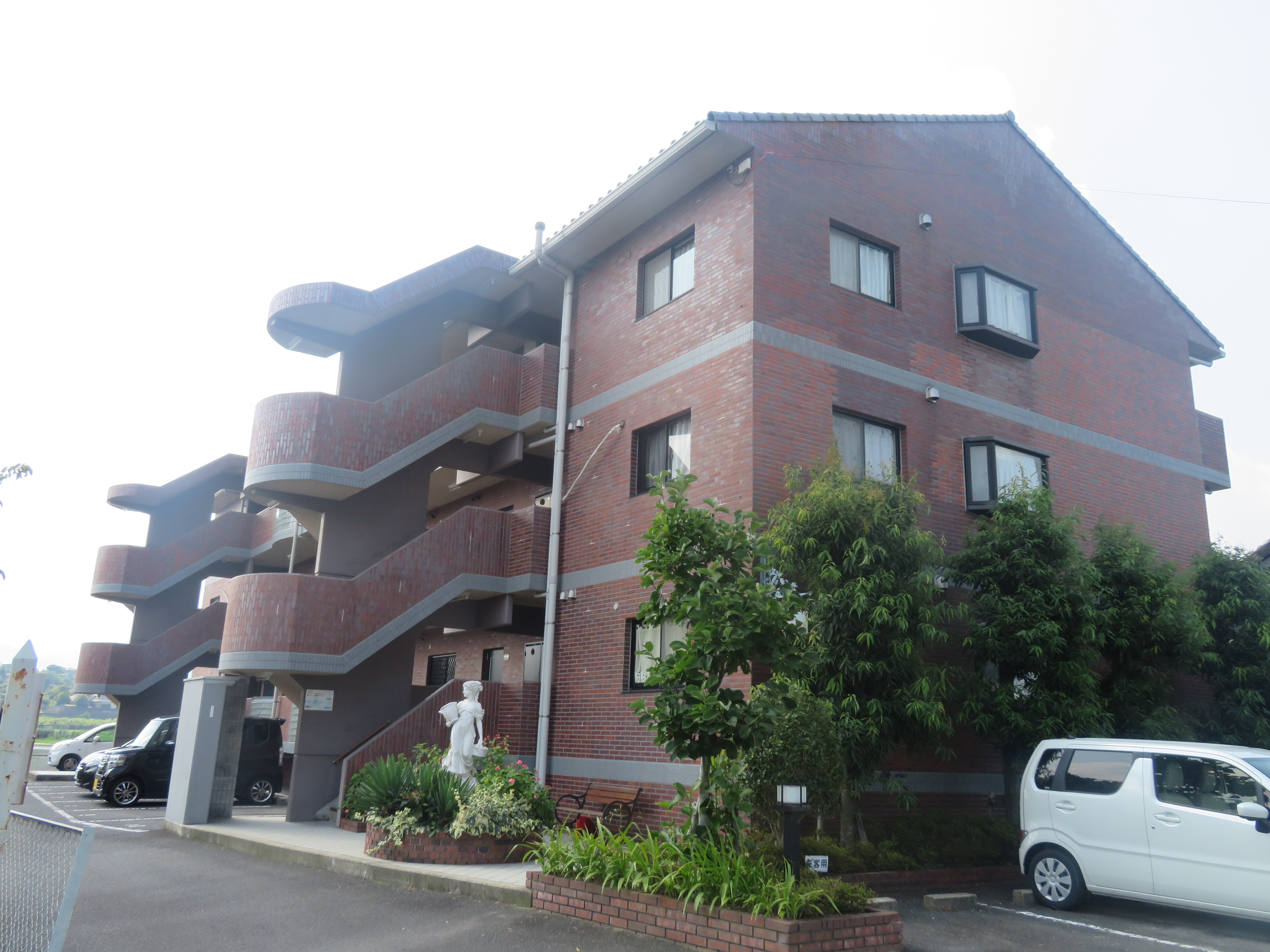 外壁コーキング打替え、タイル注入工事、屋根瓦修繕工事